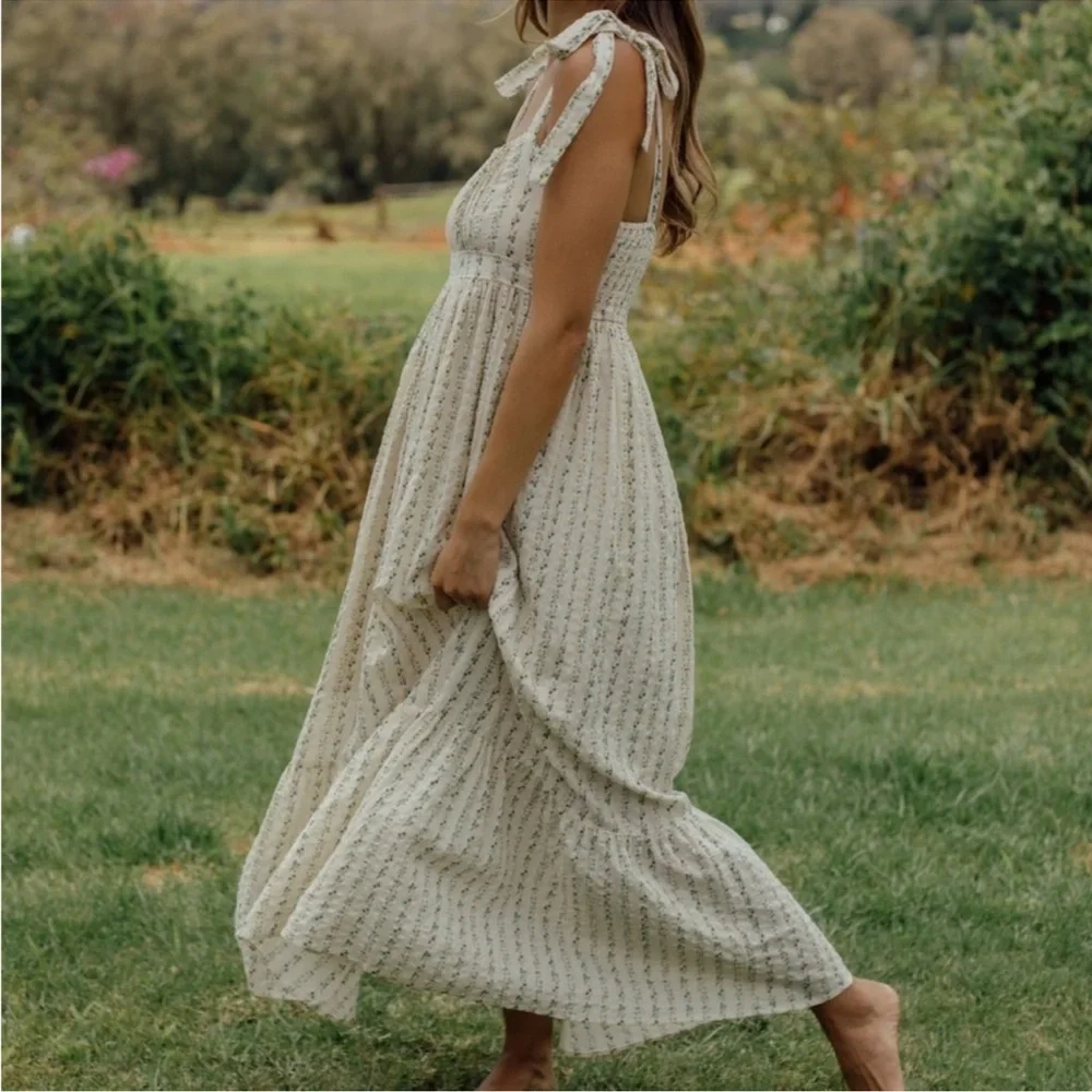 Neuflora Meadows Dress - Picture 2 of 6